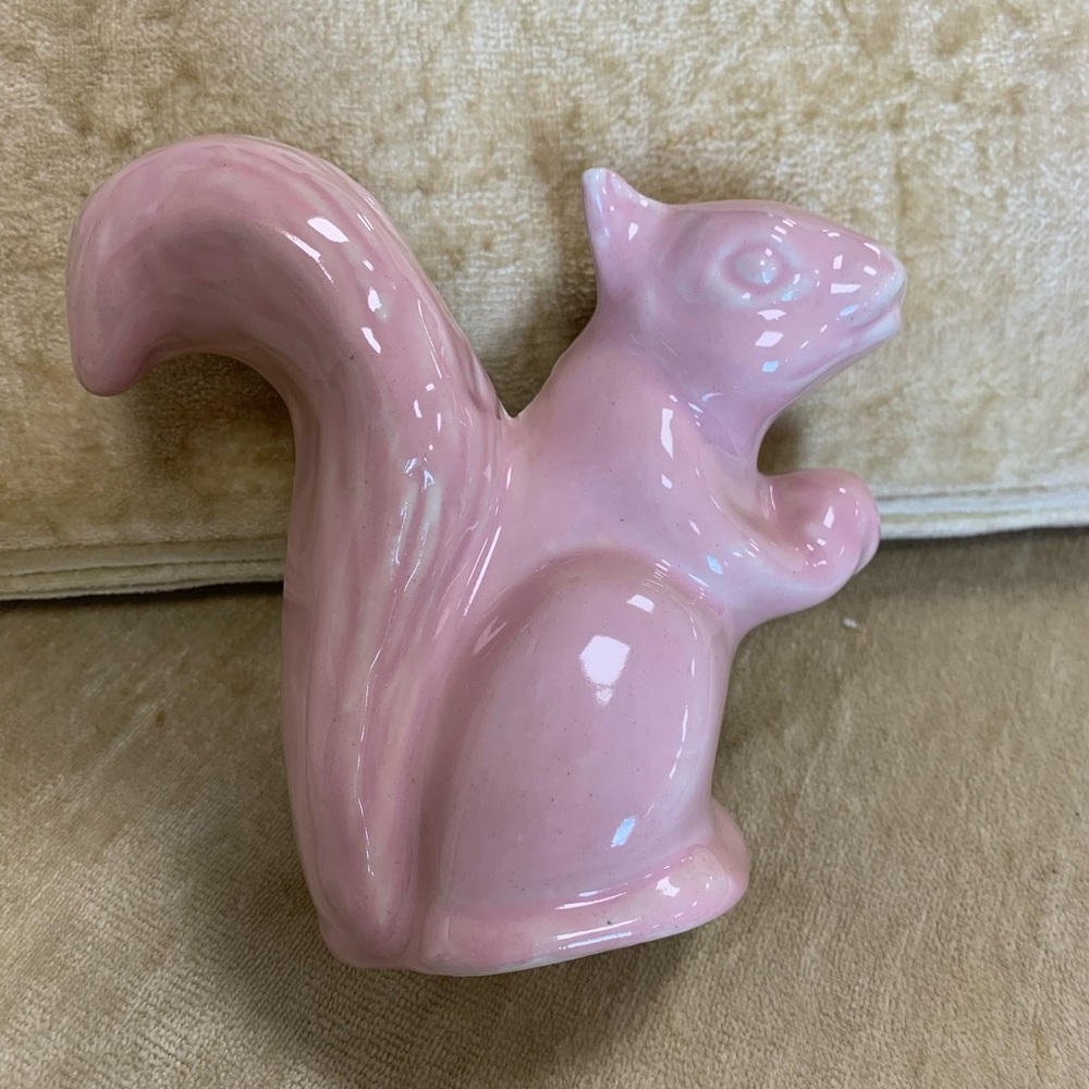 Niloak Soft Pink Vintage Pottery Ceramic Squirrel Planter 5.75 “ RARE